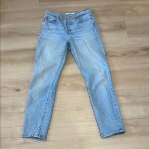 Levis (big E) Light Blue Women's wedgie Jeans size 24 button fly